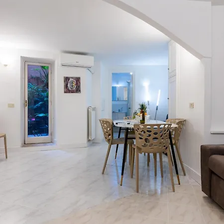 Aparthotel Navona Open Space Apartments 4*